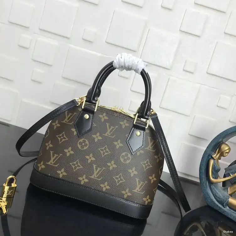 LV Bags 208B570113 0808